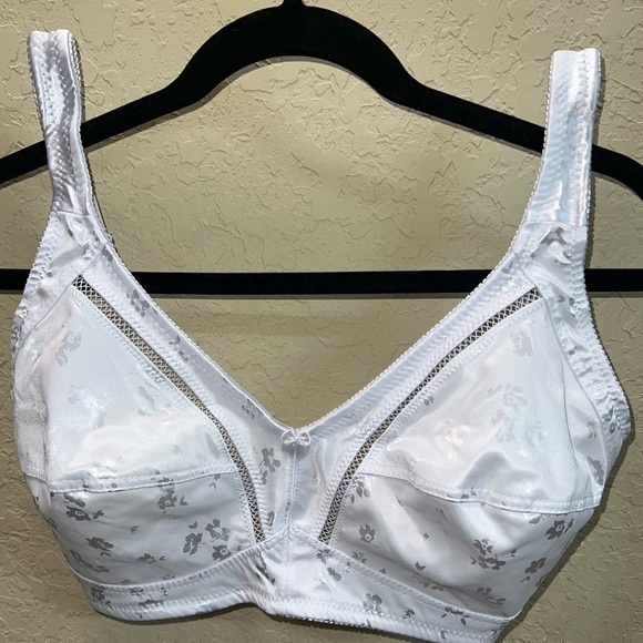 Gloria Vanderbilt Other - New✨Gloria Vanderbilt Womens Full Coverage Bra Wire-Free